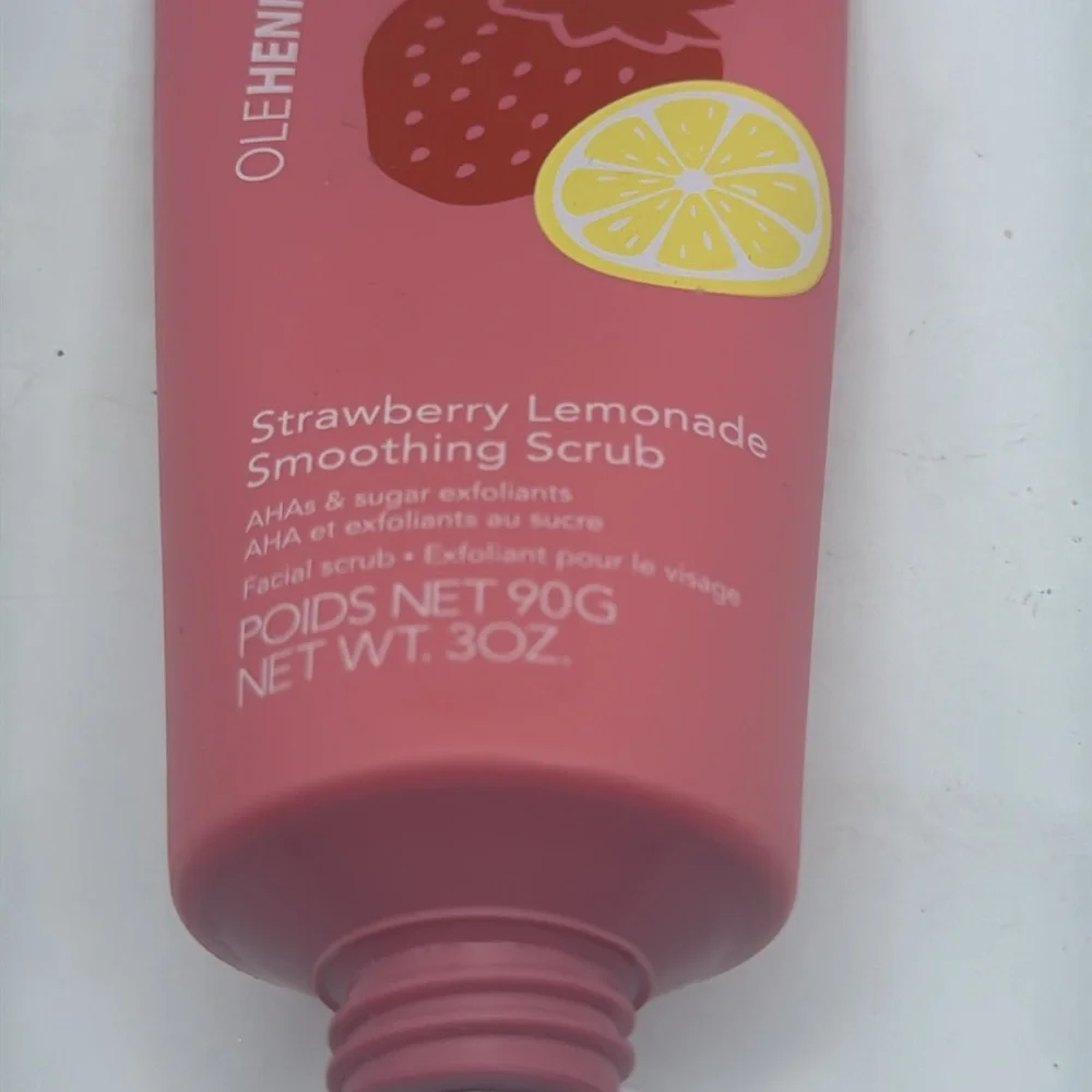 OLEHENRIKSEN 10% AHA Strawberry Lemonade Smoothing Scrub 3 oz. BNWOB